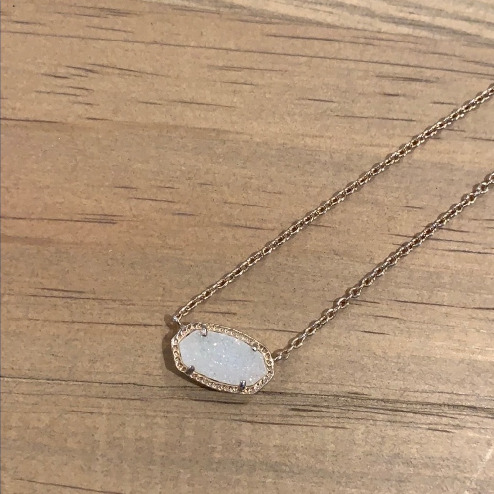 Kendra Scott necklace